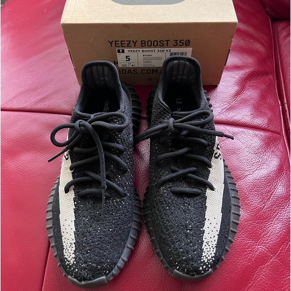 Authentic Yeezy Boost 350 V2 - Picture 2 of 5